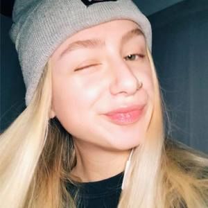 Meet your Posher, Annie